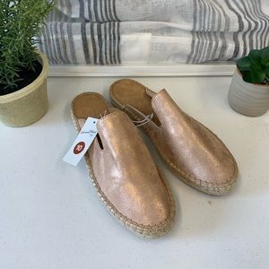 NWT Universal Thread Women’s sandals size 10